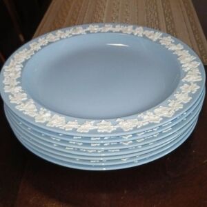 Wedgwood Queensware Cream on Blue Lavender Dinner Plates Smooth 9 3/4" Set of  7